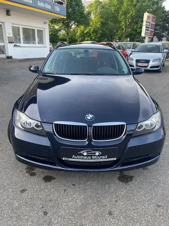 Gebraucht BMW 320 150 PS (110 kW) 2006 Blau Kombi