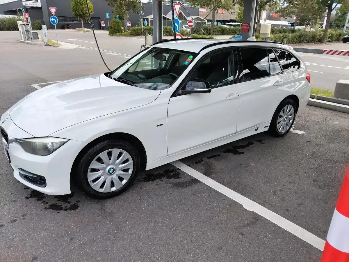 Gebraucht BMW 316 Sport Line 116 PS (85 kW) 2013 Weiß Kombi