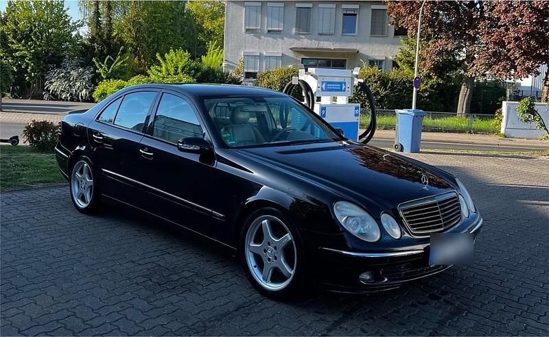 Schwarz Gebraucht 2004 Mercedes E280 AMG Limousine | 4.500 € (Fairer Preis) - Bild 1/4