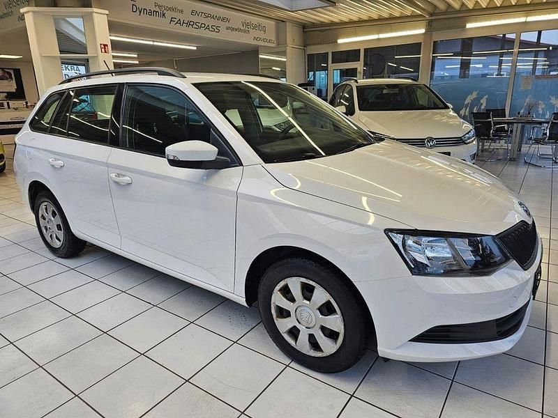 Weiß Gebraucht 2017 Skoda Fabia Active Kombi | 8.490 € (Guter Preis) - Bild 1/4