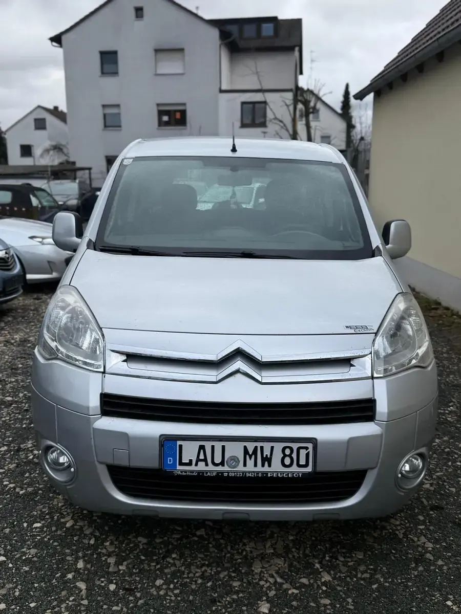 Gebraucht Citroën Berlingo 90 PS (66 kW) 2010 Silber Van / Kleinbus