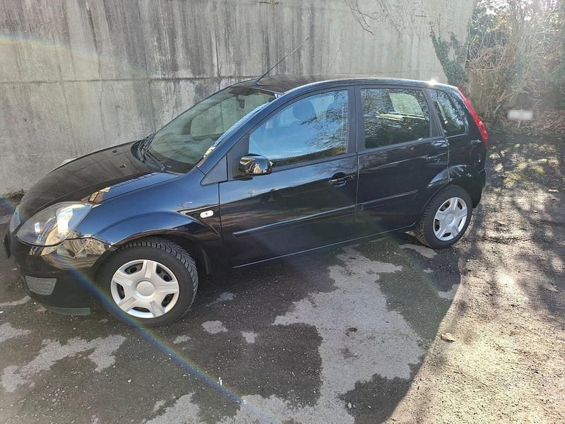 Gebraucht Ford Fiesta 70 PS (51 kW) 2008 Schwarz Kleinwagen