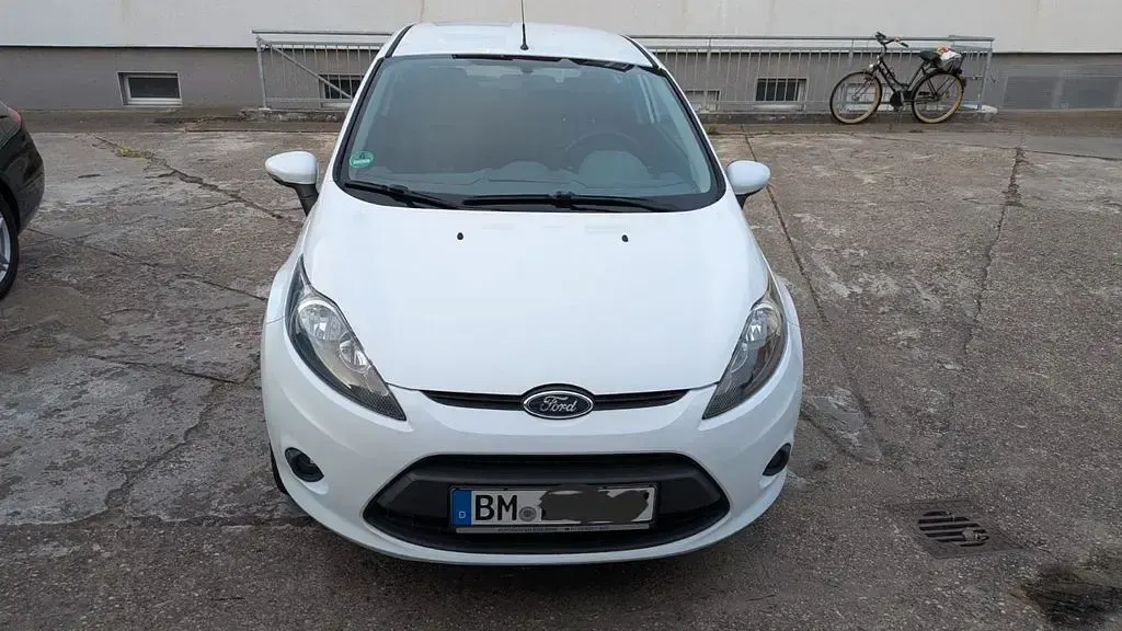 Gebraucht Ford Fiesta Style 60 PS (44 kW) 2009 Weiß Limousine