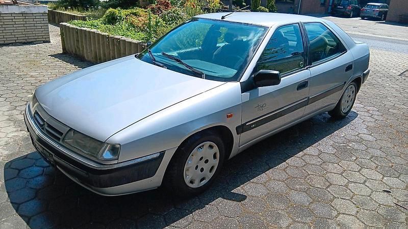 Silber Gebraucht 1995 Citroën Xantia Limousine | 550 € - Bild 1/4