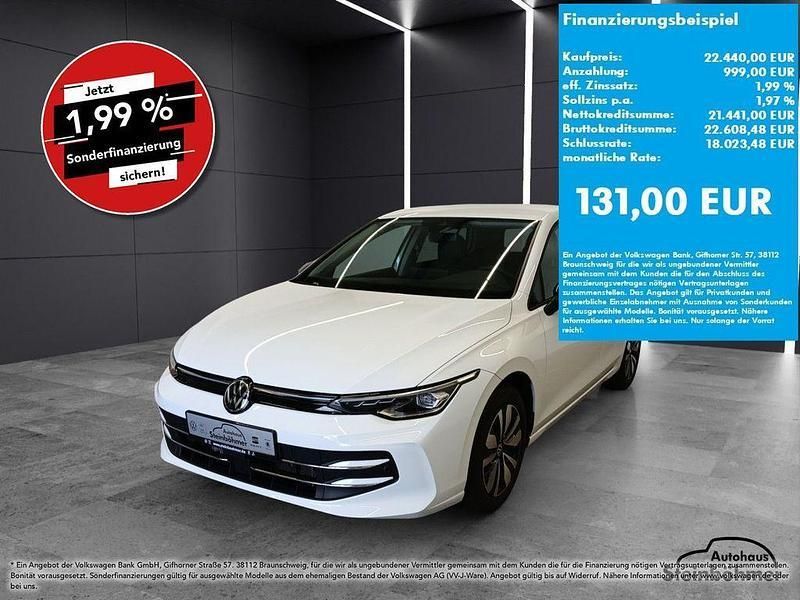 Pure white (weiß) Gebraucht 2024 VW Golf VIII Goal Limousine | 23.440 € - Bild 1/4