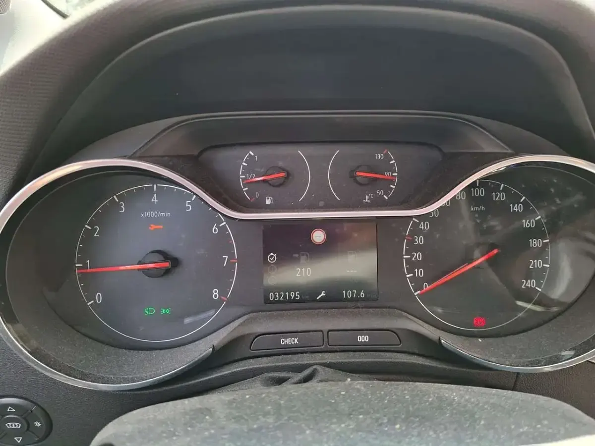 Gebraucht Opel Crossland X Design Edition 110 PS (80 kW) 2019 Weiß SUV