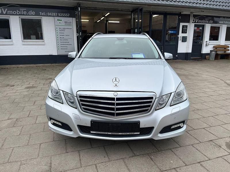 Gebraucht Mercedes E200 184 PS (135 kW) 2010 Silber Kombi