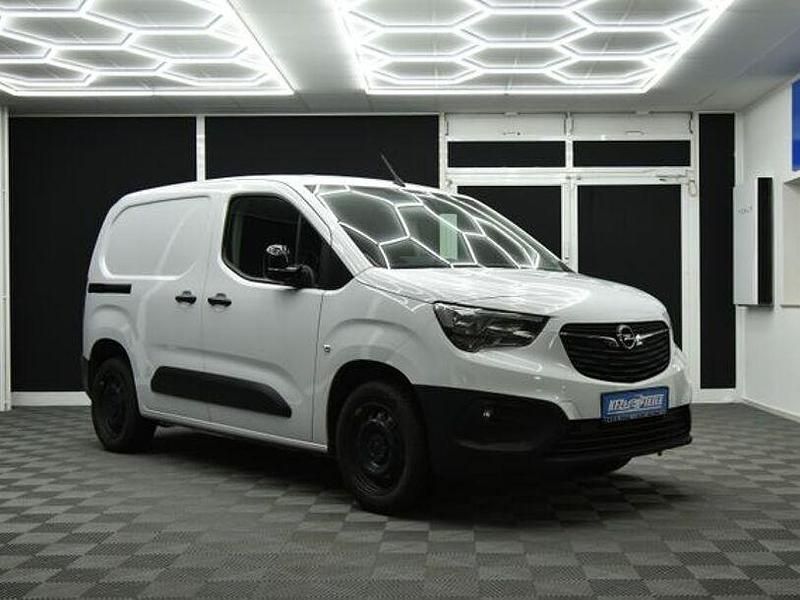 Gebraucht Opel Combo 131 PS (96 kW) 2023 Weiß Van / Kleinbus