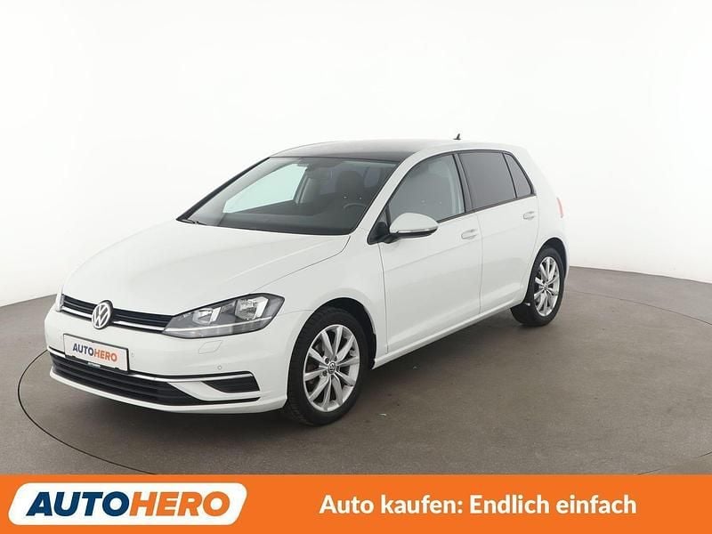 Gebraucht VW Golf Comfortline 116 PS (85 kW) 2018 Weiß Limousine