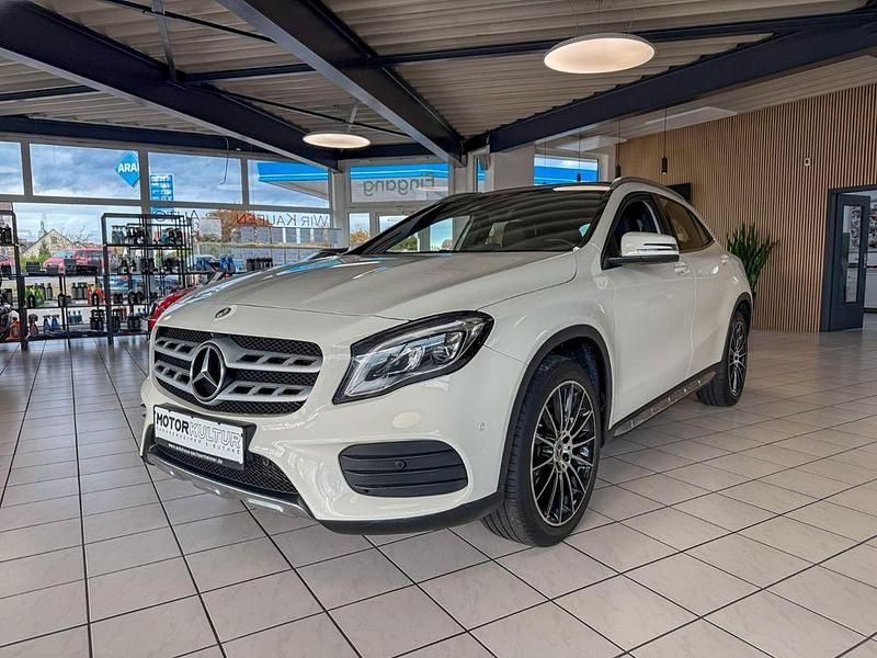Calcitweiss/zirrusweiss Gebraucht 2017 Mercedes GLA250 SUV | 23.890 € (Etwas zu teuer) - Bild 1/4