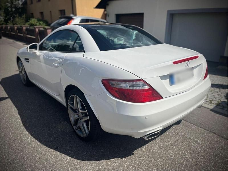 Gebraucht Mercedes SLK200 184 PS (135 kW) 2016 Weiß Cabrio