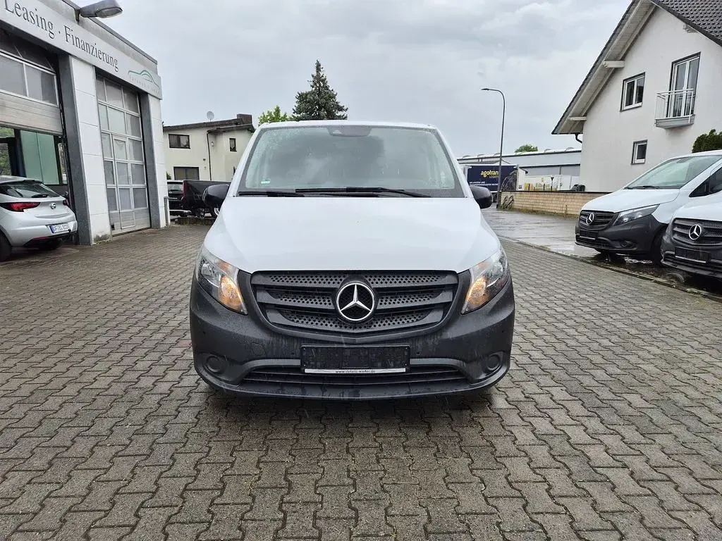 Gebraucht Mercedes Vito 163 PS (119 kW) 2021 Arktikweiss Van