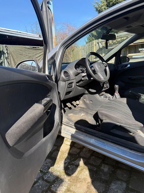 Gebraucht Opel Corsa Selection 69 PS (50 kW) 2010 Silber Kleinwagen