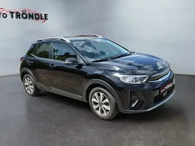 Używany Kia Stonic Vision 120 KM (88 kW) 2023 Czarny SUV