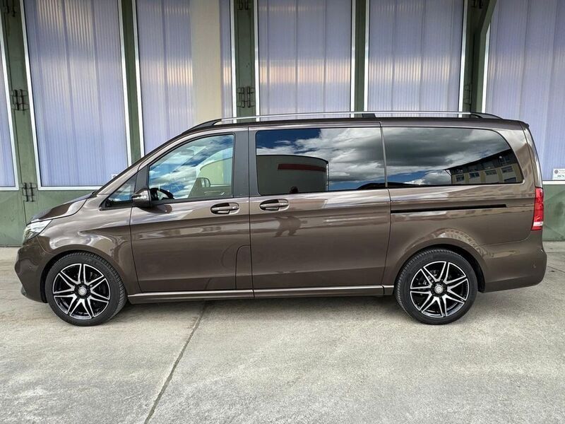 Dolomitbraun metallic Gebraucht 2018 Mercedes V250 Van / Kleinbus | 39.690 € (Guter Preis) - Bild 1/4