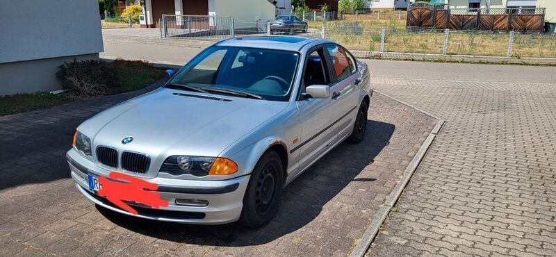 Silber Gebraucht 2000 BMW 318 Limousine | 550 € - Bild 1/4