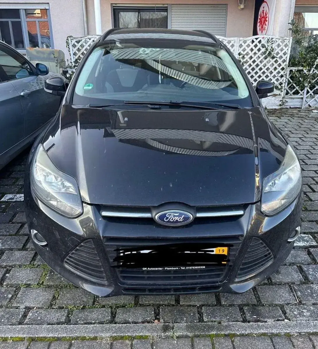 Gebraucht Ford Focus Trend 101 PS (74 kW) 2014 Schwarz Kombi