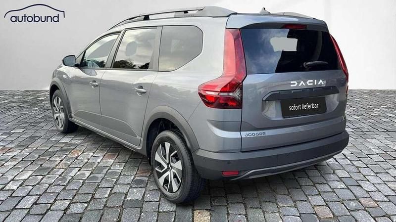 Neu Dacia Jogger Expression 110 PS (80 kW) 2025 Grau Van / Kleinbus