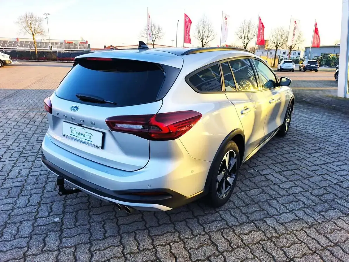 Używany Ford Focus Active X 155 KM (114 kW) 2025 Szary Sedan/Limuzyna