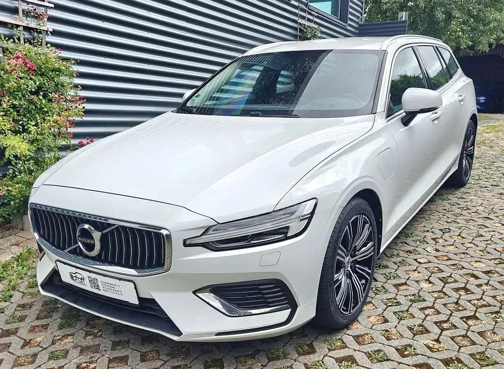Gebraucht Volvo V60 341 PS (250 kW) 2021 Weiß Kombi