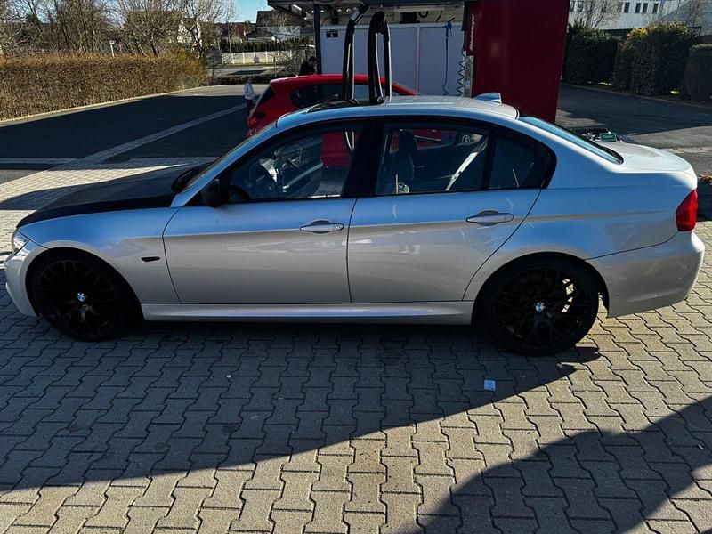 Gebraucht BMW 330 M Sport 272 PS (200 kW) 2009 Silber Limousine