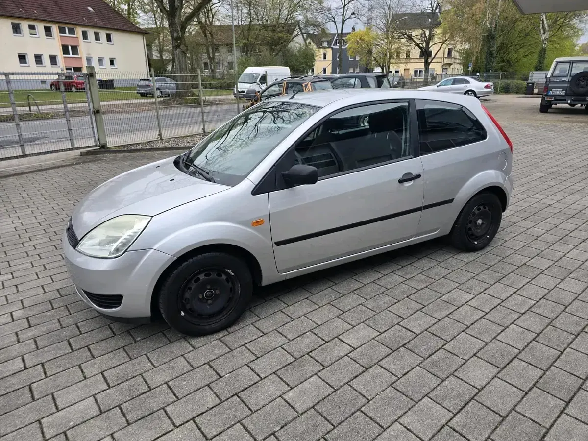 Gebraucht Ford Fiesta 2005 Silber Kleinwagen