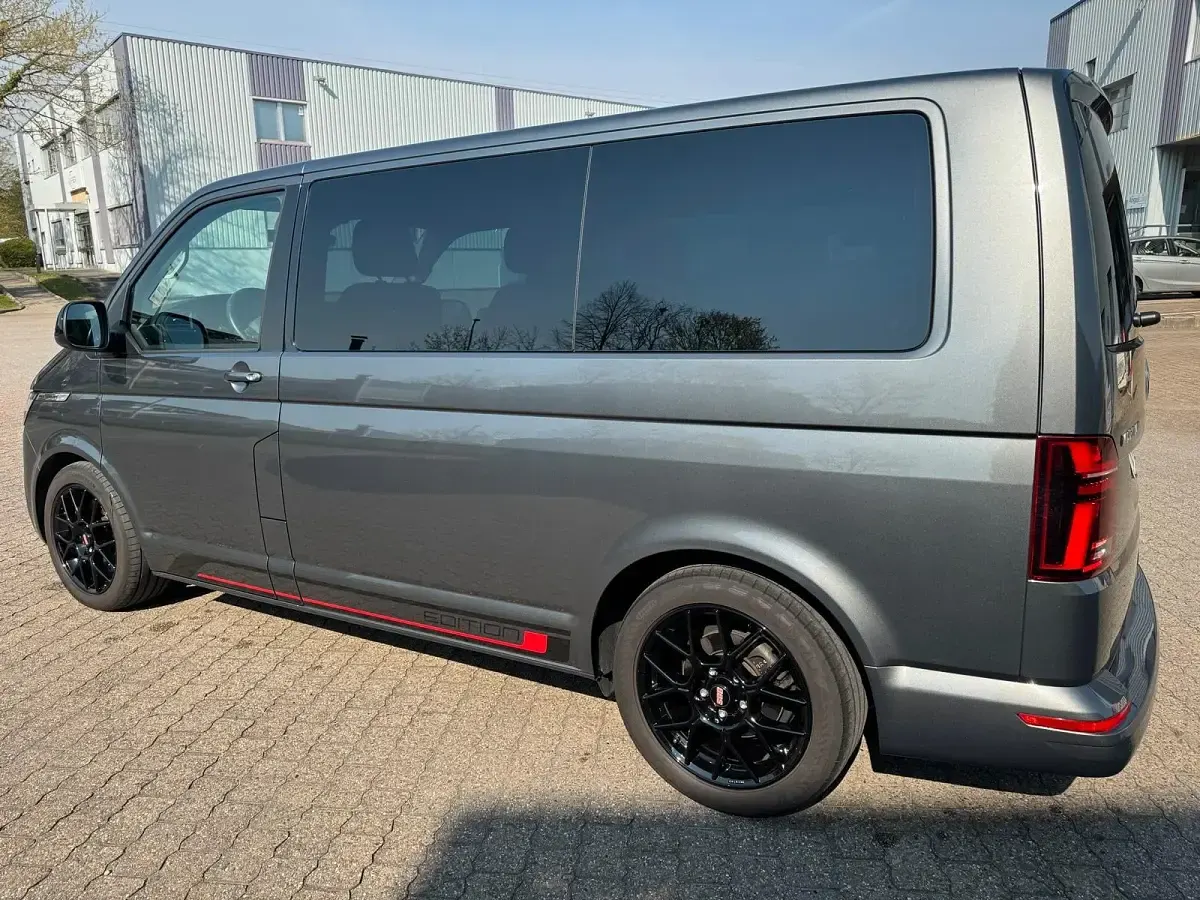 Gebraucht VW Multivan Comfortline 200 PS (147 kW) 2021 Grau Van / Kleinbus
