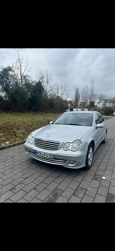 Silber Gebraucht 2007 Mercedes C220 Limousine | 2.990 € (Superpreis) - Bild 1/3