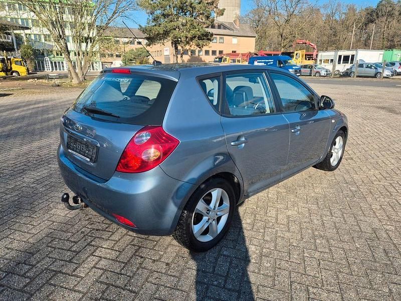Gebraucht Kia Ceed 109 PS (80 kW) 2008 Blau Kleinwagen