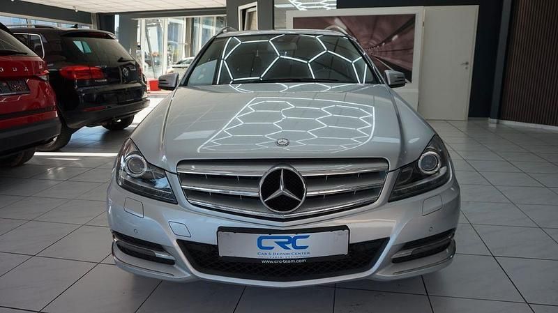 Gebraucht Mercedes C250 204 PS (150 kW) 2014 Silber Limousine