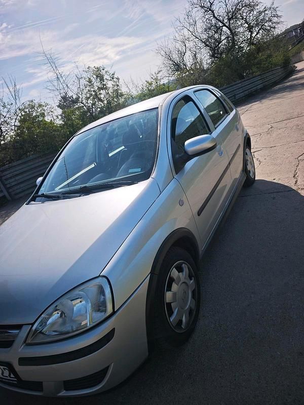 Gebraucht Opel Corsa 75 PS (55 kW) 2004 Silber Kleinwagen