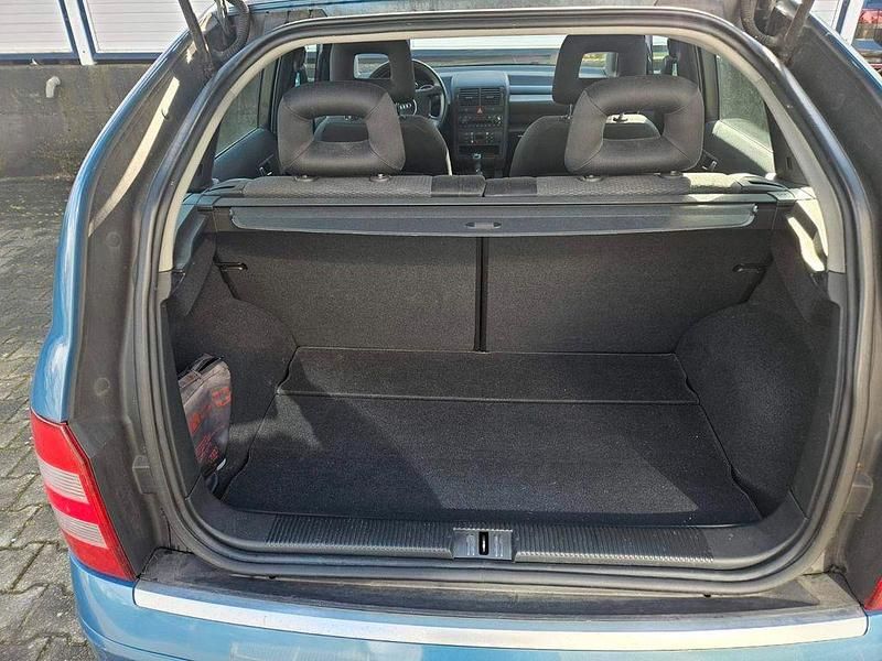 Second-hand Audi A2 75 CP (55 kW) 2002 Albastru Hatchback