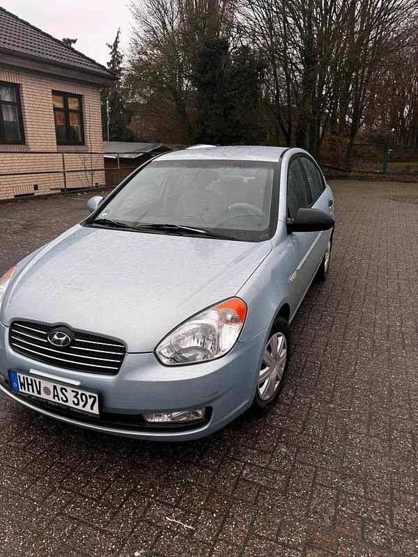 Gebraucht Hyundai Accent 100 PS (73 kW) 2005 Blau Limousine