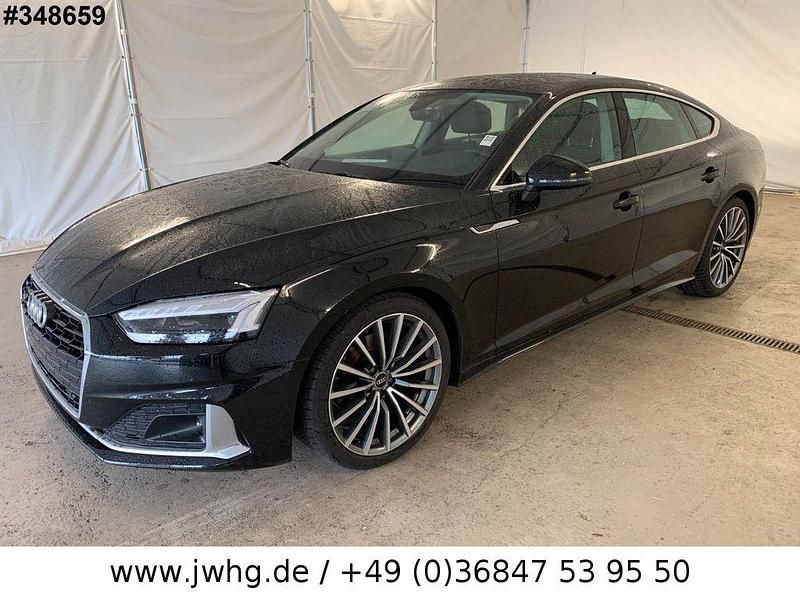 Mythosschwarz (metallic) Gebraucht 2021 Audi A5 Sportback Sport Limousine | 25.490 € - Bild 1/4
