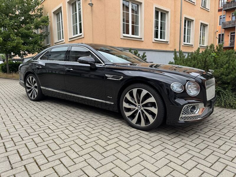 Onyx Gebraucht 2023 Bentley Flying Spur Mulliner Limousine | 215.999 € (Etwas zu teuer) - Bild 1/4
