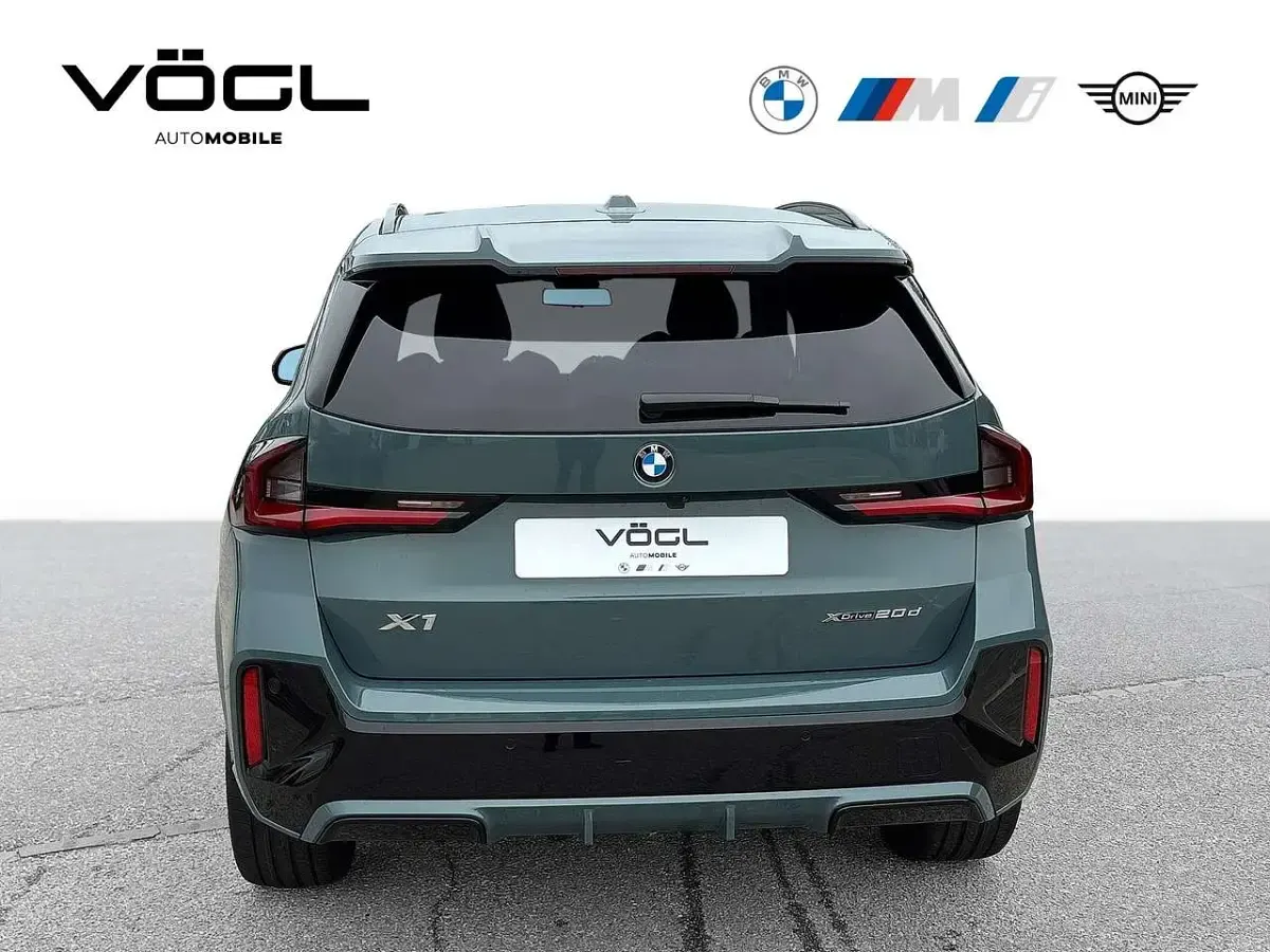 Neu BMW X1 M Sport 163 PS (119 kW) 2026 Cape york gruen SUV