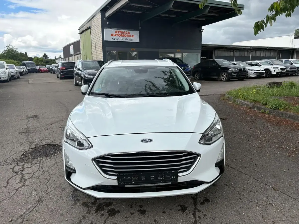 Gebraucht Ford Focus Cool & Connect 150 PS (110 kW) 2019 Weiß Limousine