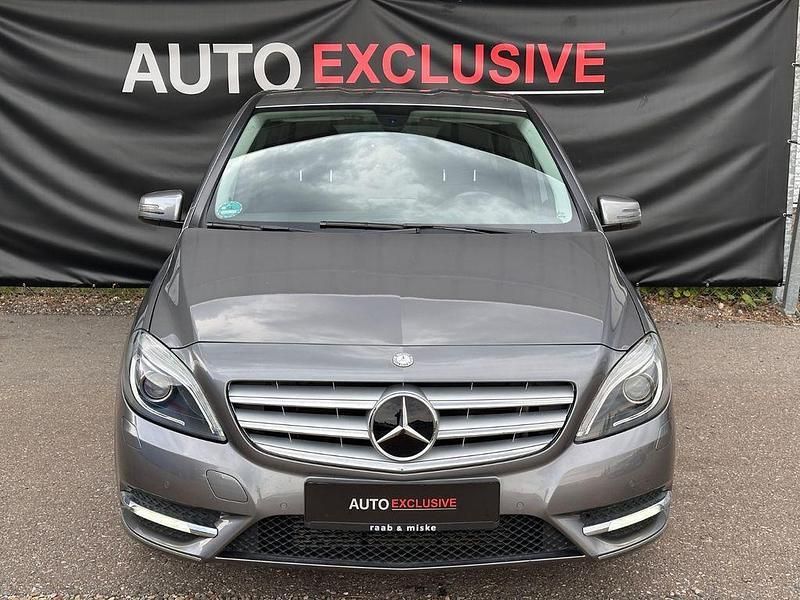 Gebraucht Mercedes B180 122 PS (89 kW) 2011 Grau Van / Kleinbus