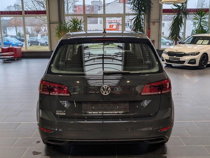 Gebraucht VW Golf Sportsvan Trendline 116 PS (85 kW) 2019 Grau Van / Kleinbus