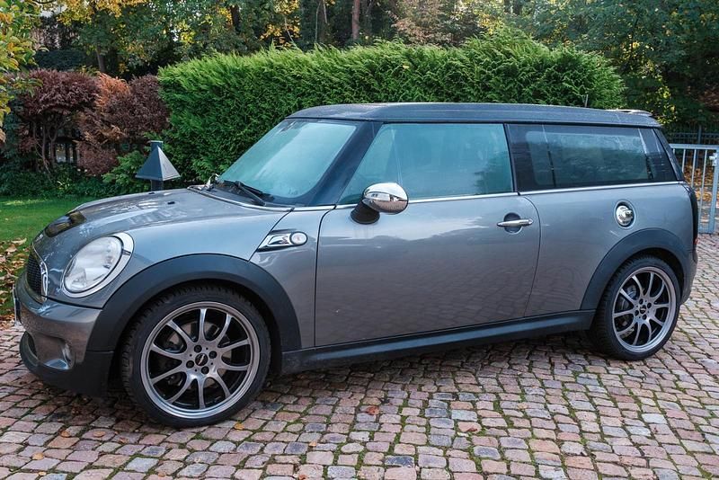 Grau Gebraucht 2009 Mini Clubman Kombi | 6.950 € - Bild 1/4