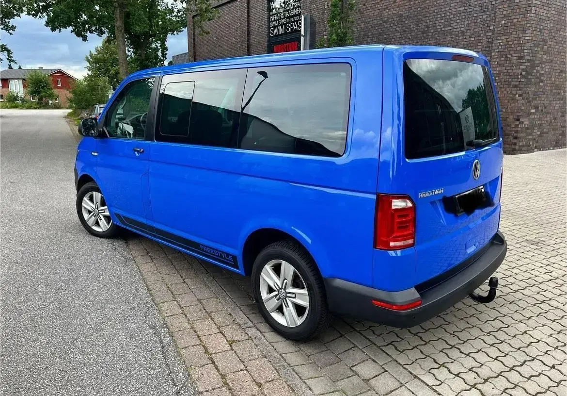 Gebraucht VW Multivan Freestyle 150 PS (110 kW) 2017 Blau Van / Kleinbus