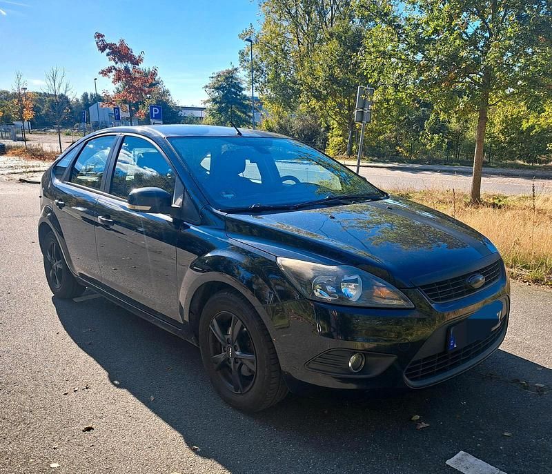 Schwarz Gebraucht 2010 Ford Focus Kleinwagen | 2.900 € (Fairer Preis) - Bild 1/4