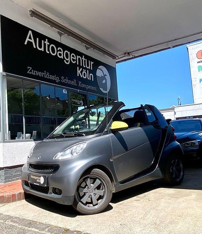 Schwarz Gebraucht 2010 Smart ForTwo Cabrio Cabrio | 5.990 € (Fairer Preis) - Bild 1/4