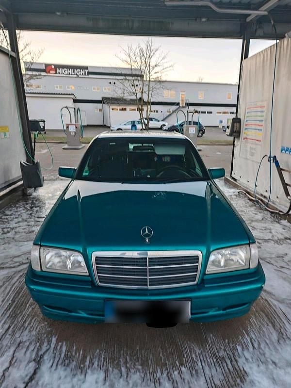 Gebraucht Mercedes C180 122 PS (89 kW) 1997 Andere farben Limousine