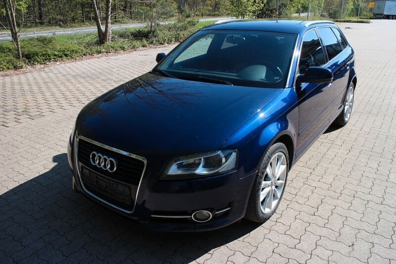 Blau Gebraucht 2012 Audi A3 Sportback Ambition Limousine | 6.950 € (Fairer Preis) - Bild 1/4