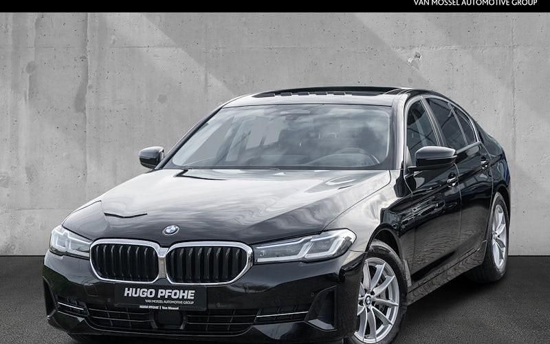 Schwarz Gebraucht 2022 BMW 540 Limousine | 39.489 € (Guter Preis) - Bild 1/4