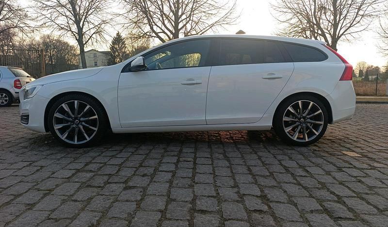 Gebraucht Volvo V60 2015 Weiß Kombi