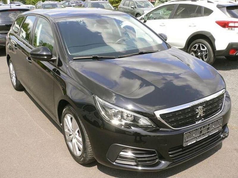 Gebraucht Peugeot 308 Active+ 131 PS (96 kW) 2019 Schwarz Kombi