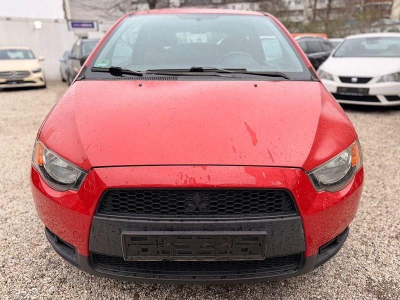 Gebraucht Mitsubishi Colt Inform 75 PS (55 kW) 2009 Rot Kleinwagen