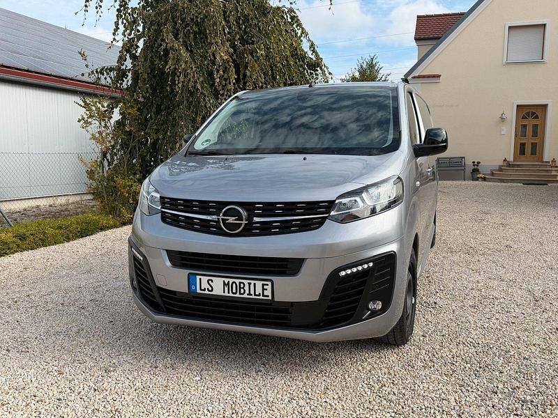 Grau Gebraucht 2022 Opel Vivaro Edition Van | 17.900 € (Superpreis) - Bild 1/4